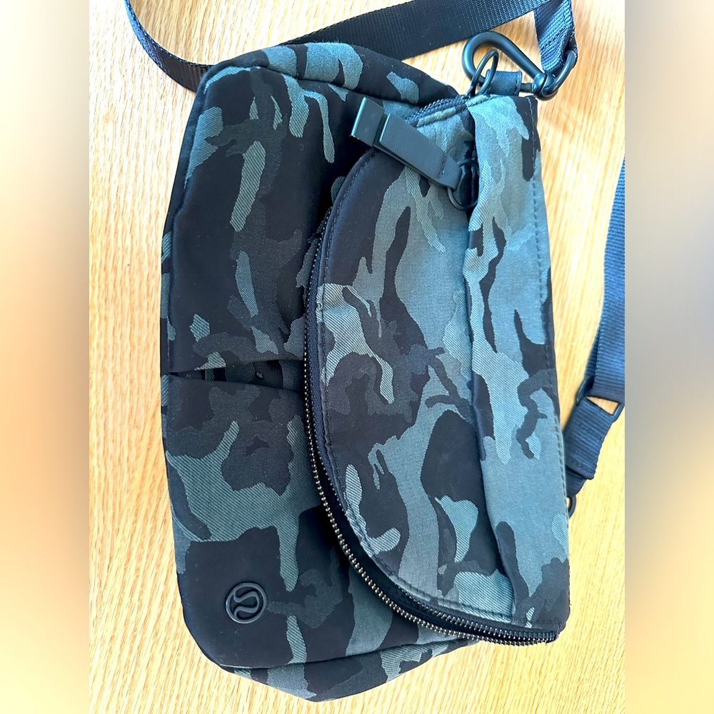 Lulu Lemon All Night festival Bag Black/Camo
